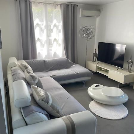 Charmant T2 Meuble Proche Chu Bellepierre サン＝ドニ エクステリア 写真